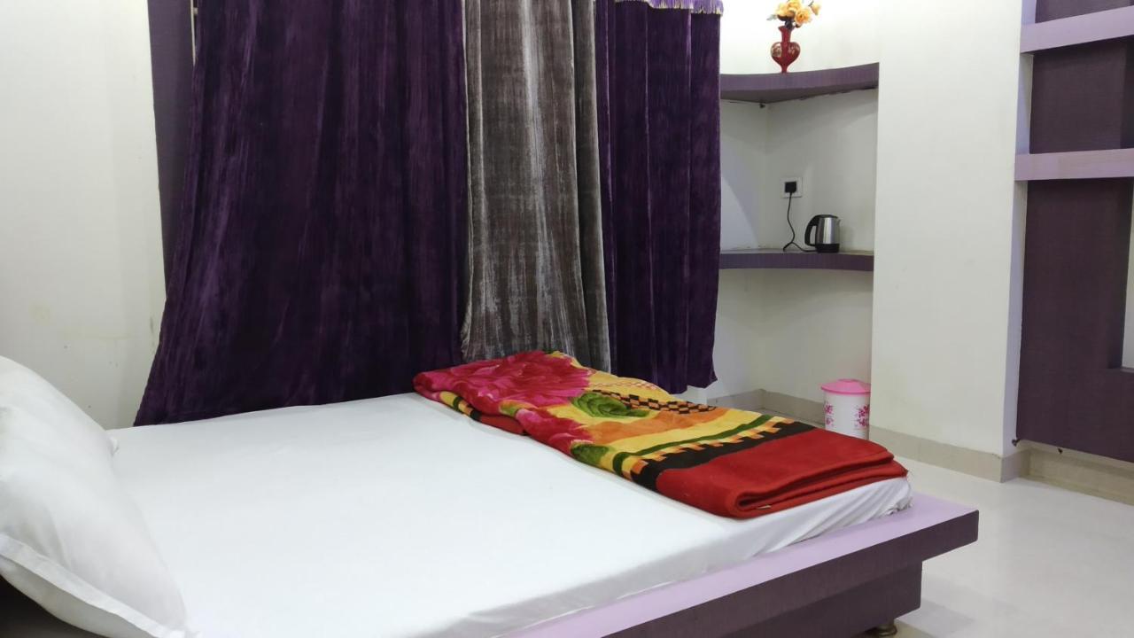 Hotel Nikunj Ashta  Экстерьер фото